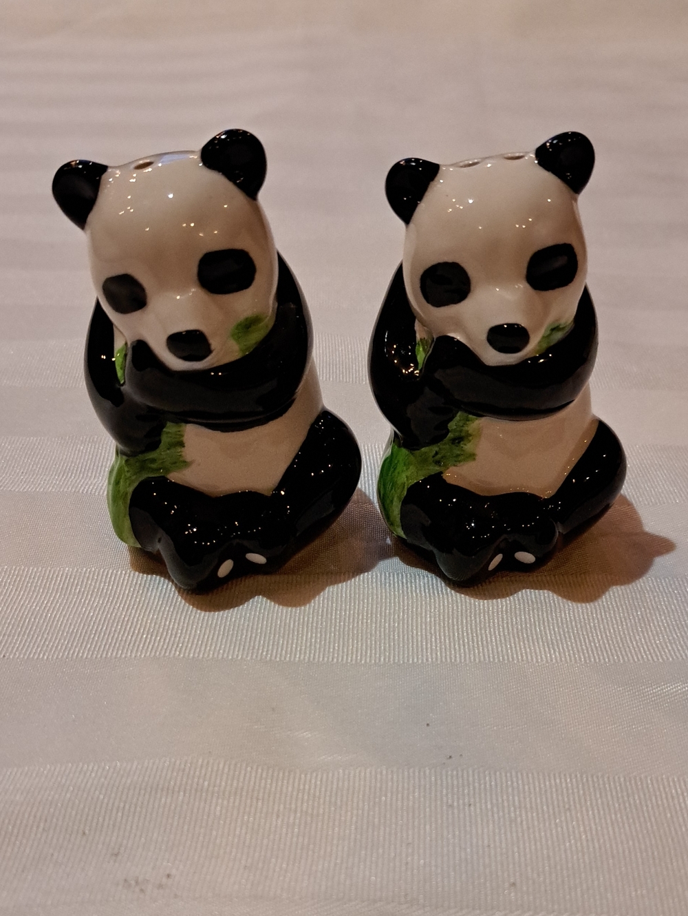 Panda Ceramic Salt and Pepper Shaker Set - Black & White